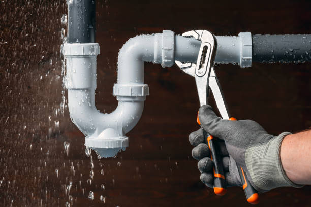 Professional Emergency Plumber technician working in Voca, TX